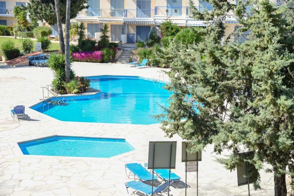 Holiday Apartment Walking Distance To The Sea Paphos Bagian luar foto