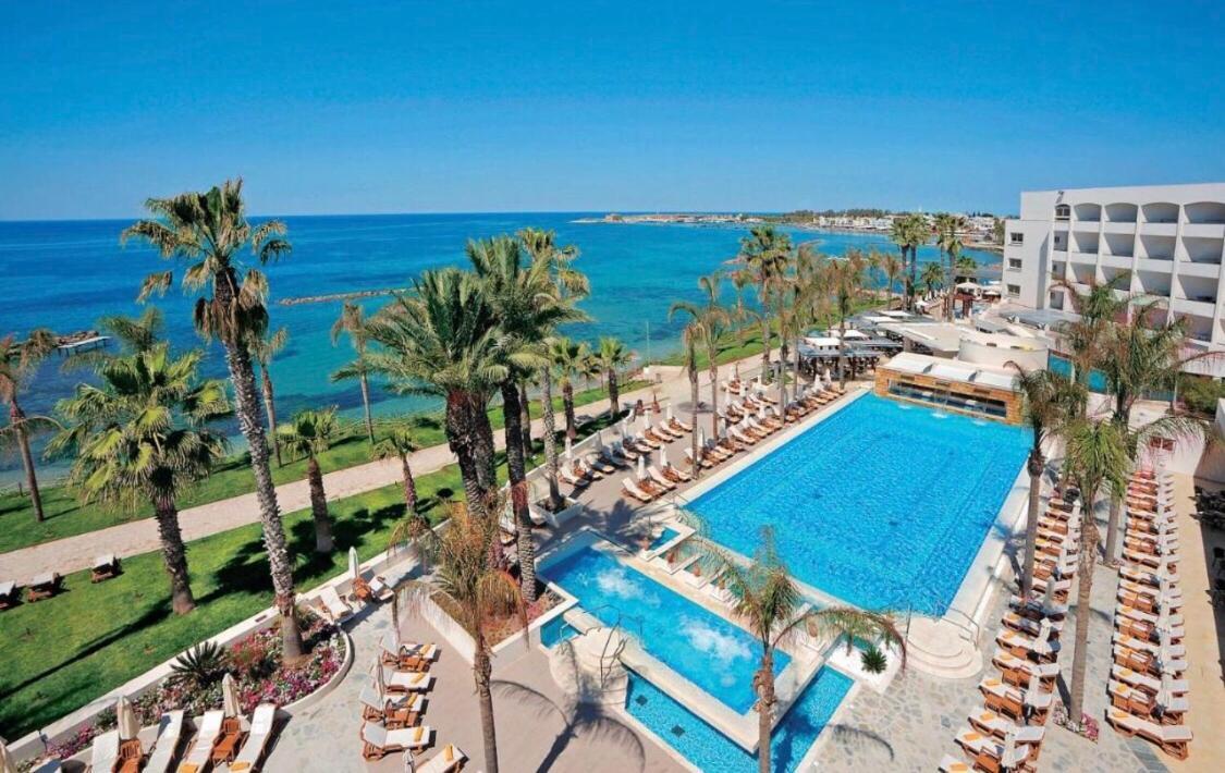 Holiday Apartment Walking Distance To The Sea Paphos Bagian luar foto